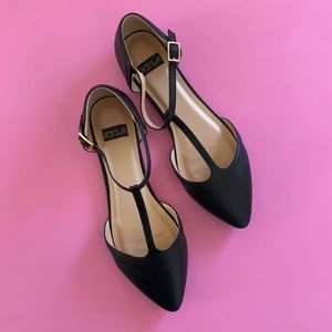 Modcloth Black Flats size 9.0